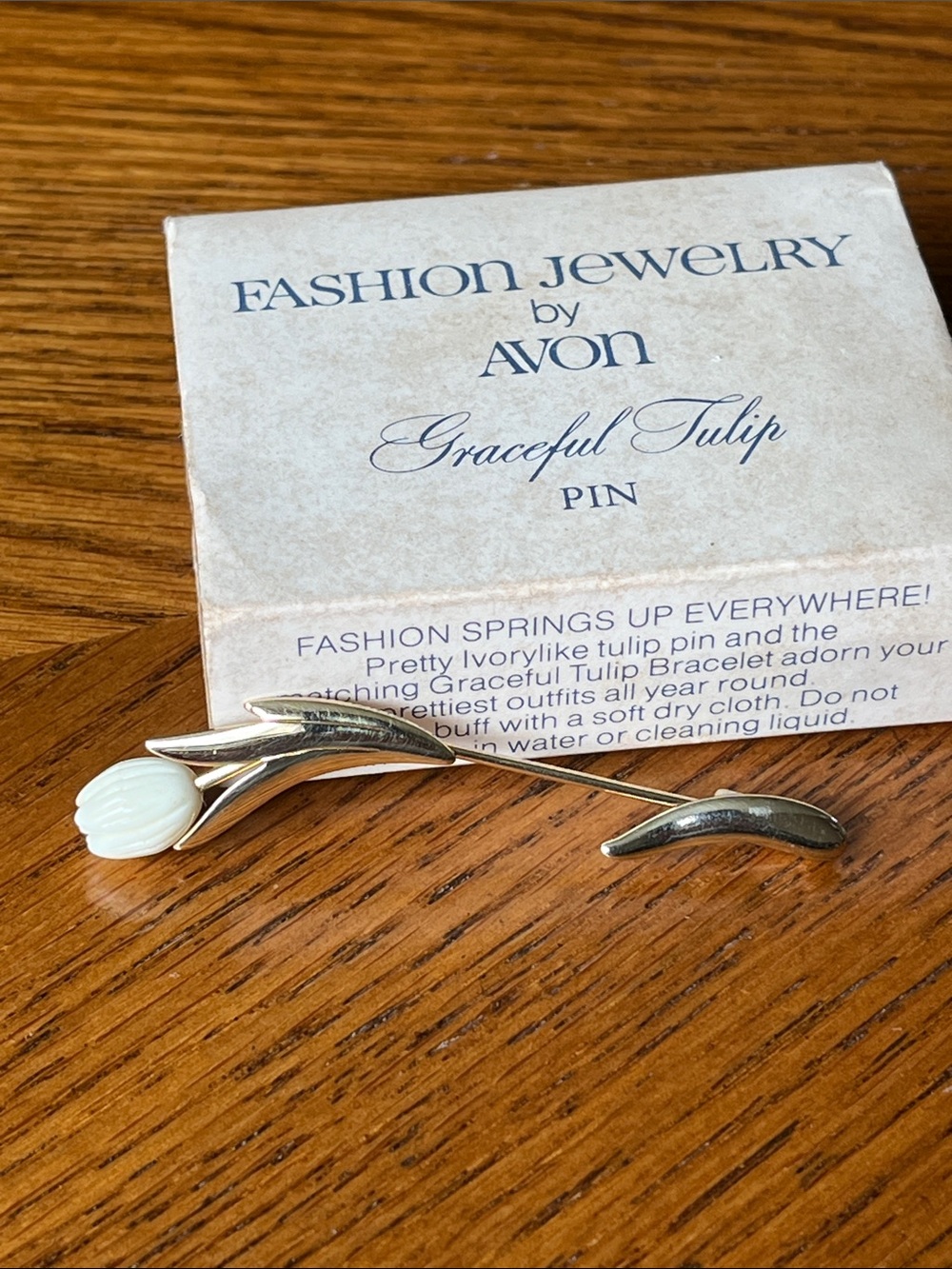 Avon Ivory Tulip Brooch with Gold-Tone Stem